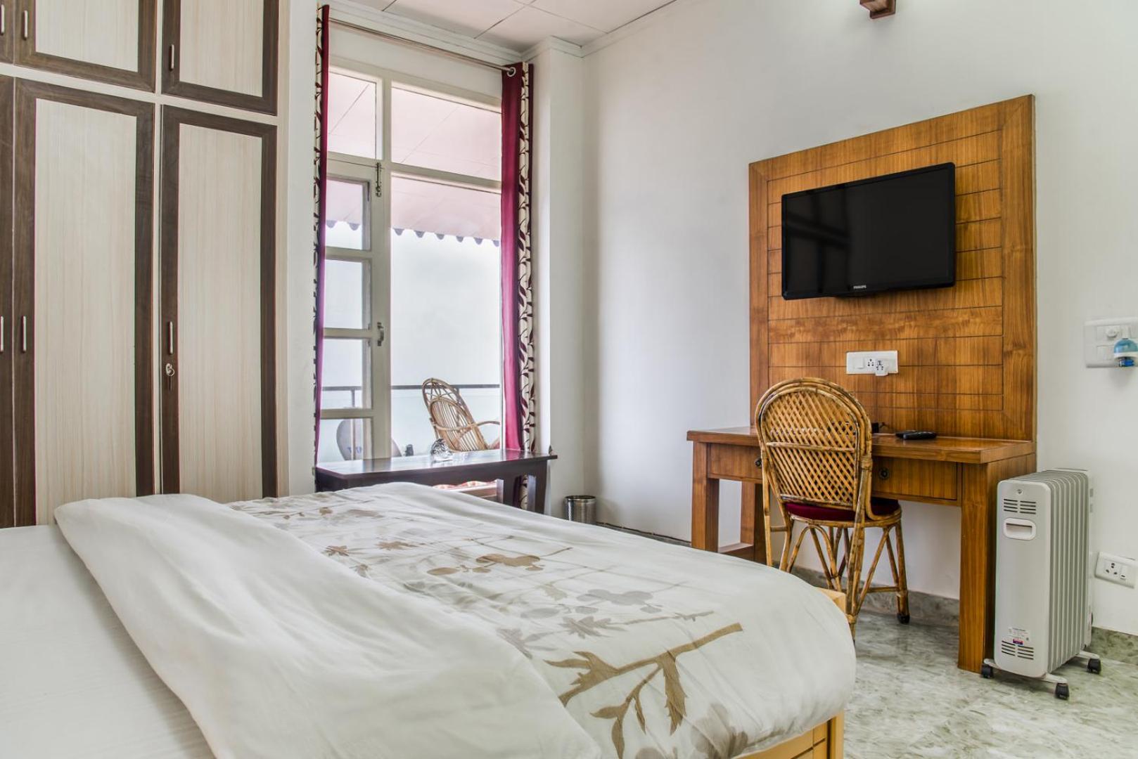 Kasauli Edge Apt With Balcony Ngoại thất bức ảnh