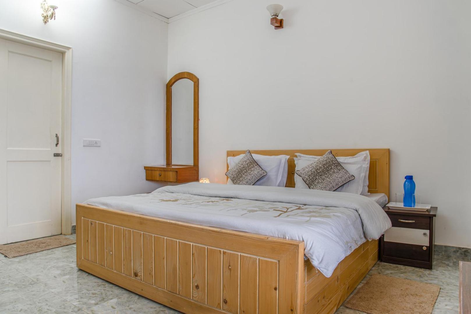 Kasauli Edge Apt With Balcony Ngoại thất bức ảnh