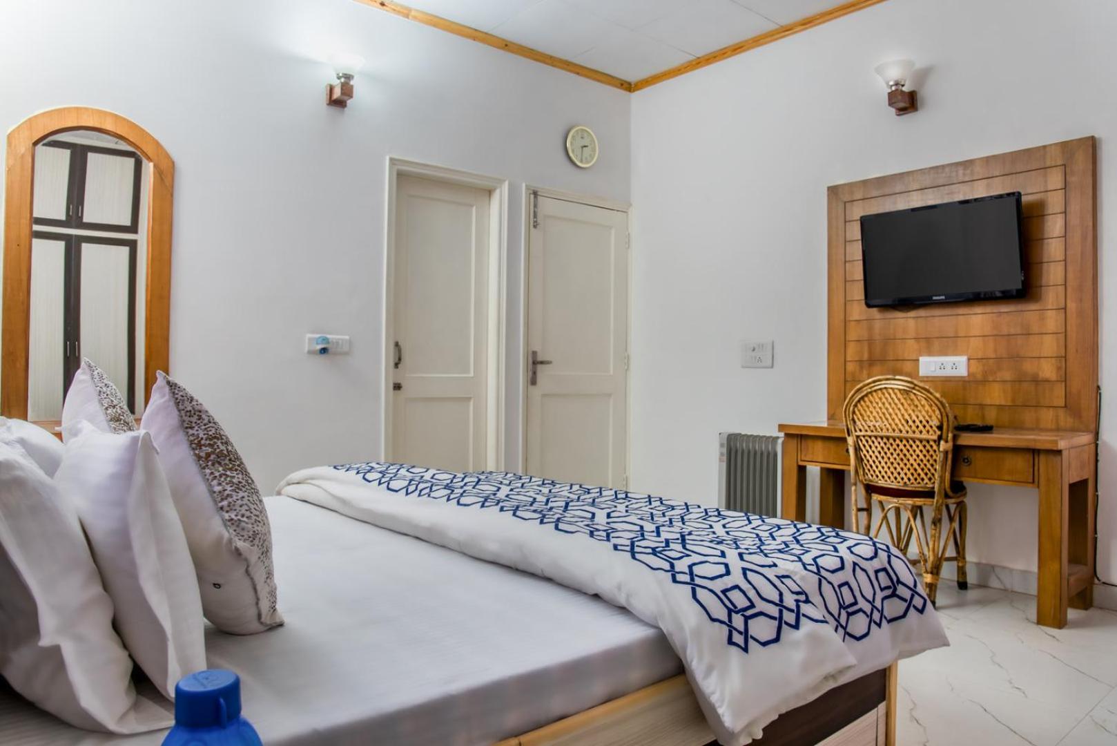 Kasauli Edge Apt With Balcony Ngoại thất bức ảnh