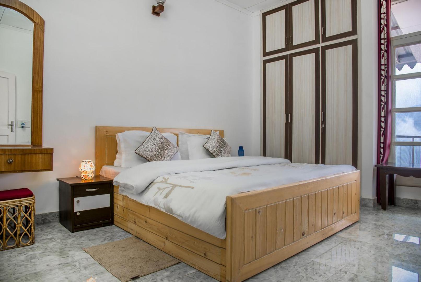 Kasauli Edge Apt With Balcony Ngoại thất bức ảnh
