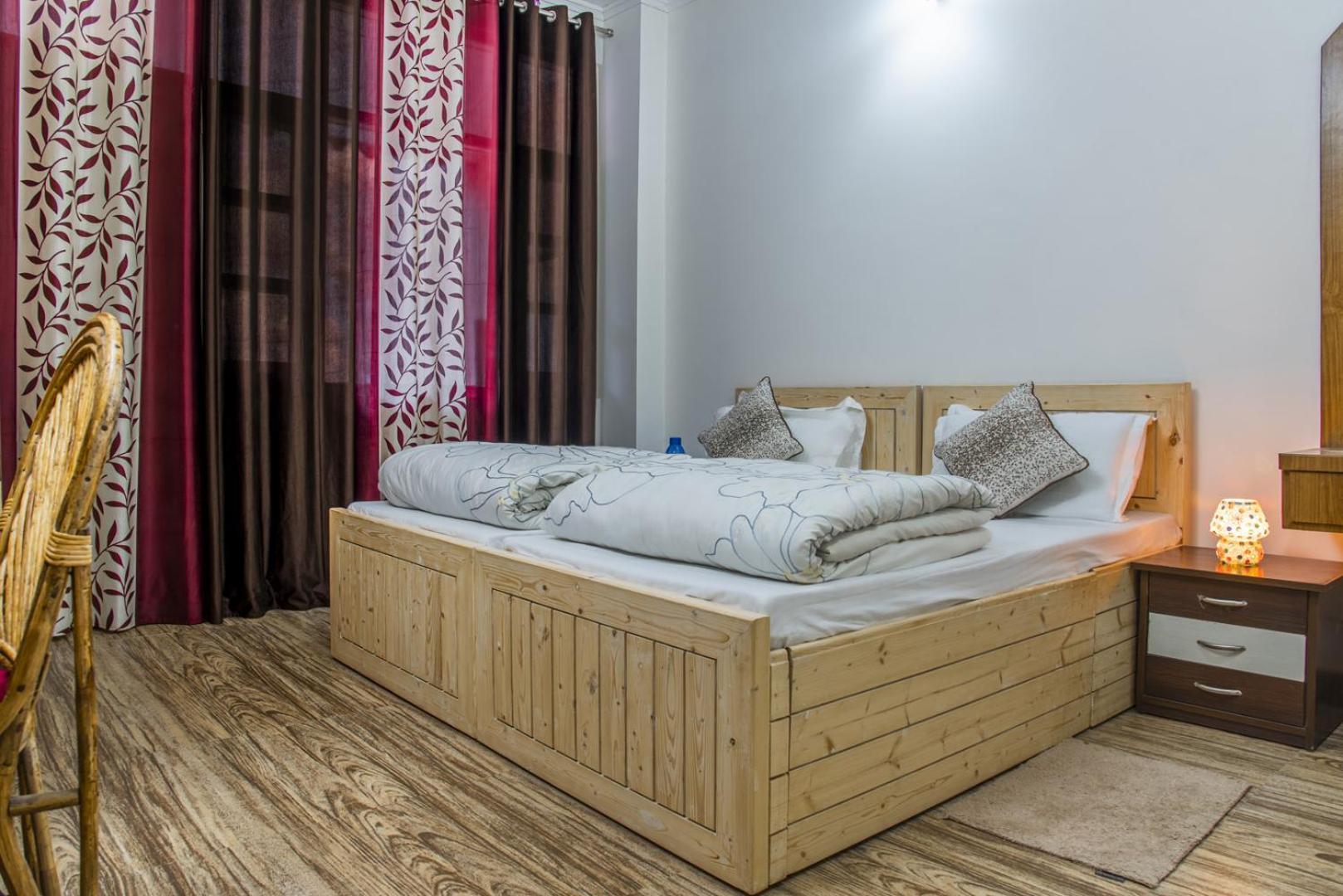 Kasauli Edge Apt With Balcony Ngoại thất bức ảnh